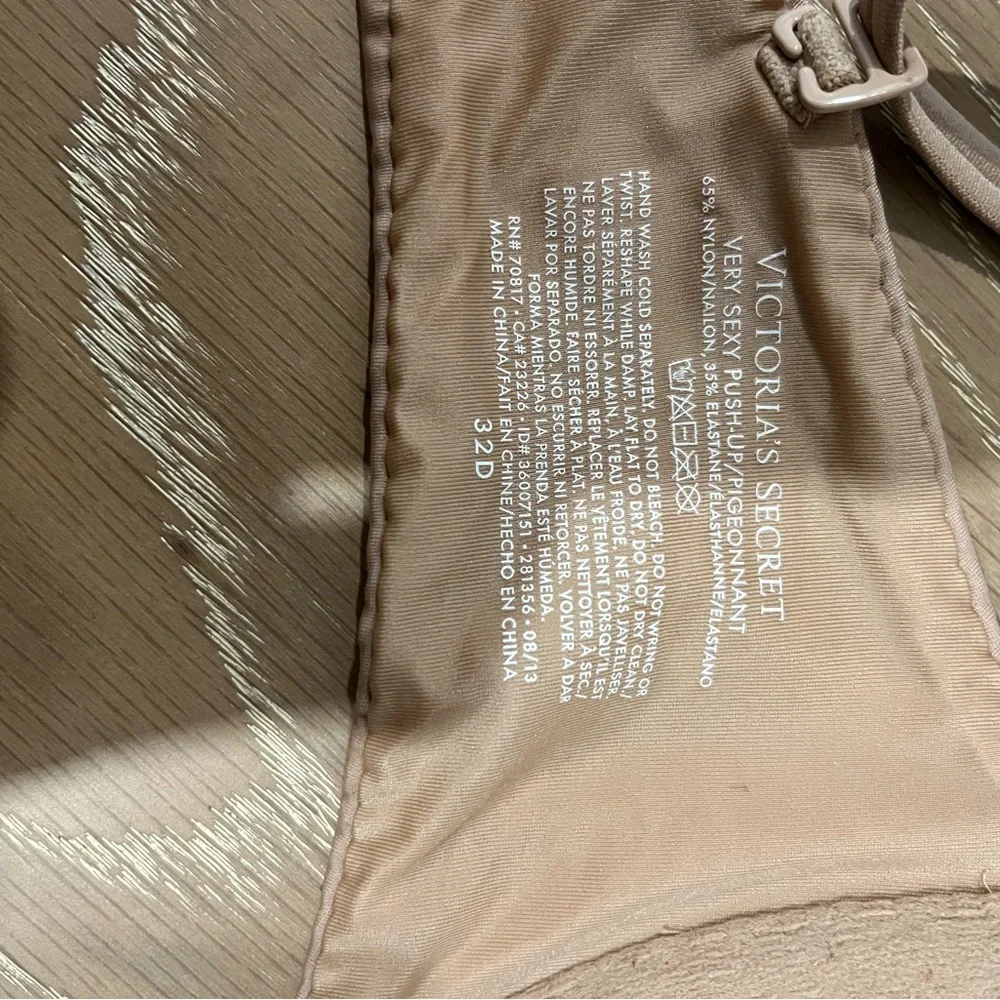 Very sexy push up bra from Victoria secret size 32D - Picture 6 of 6
